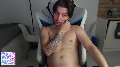 Snapshot of jayce_icestone chatting on October 23, 9:00 am Jayce online show from October 23, 9:00 am