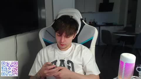 Jayce online show from April 15, 6:17 am