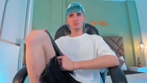 jaydenvillalobos online show from September 22, 7:29 pm