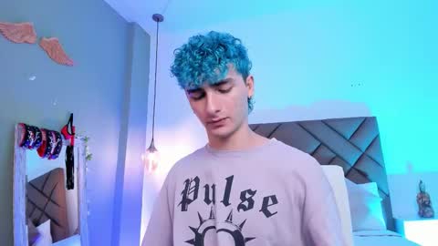 jaydenvillalobos online show from October 15, 1:34 pm