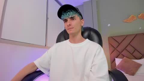 jaydenvillalobos online show from September 28, 7:45 pm