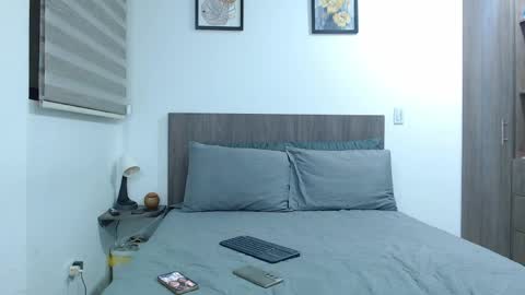 Jazmin and Scarlett online show from April 14, 9:45 am