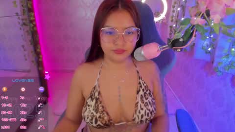 Jazmine online show from January 15, 10:27 am