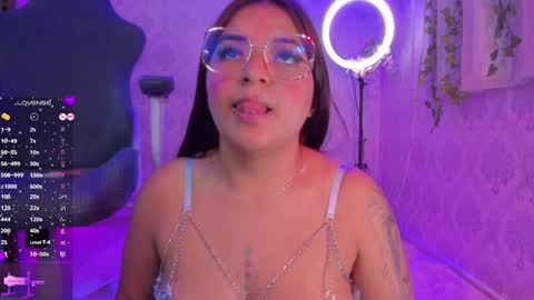 Jazmine online show from January 30, 1:42 pm