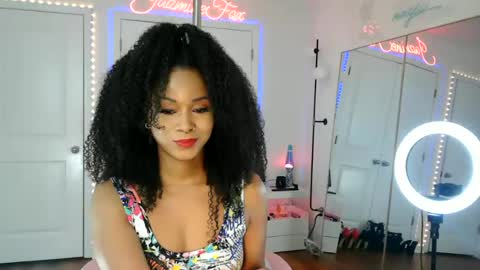 Jazmine Fox online show from August 6, 8:40 pm