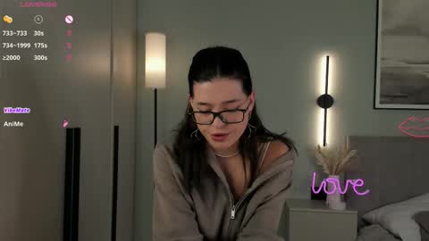 Mira the personal mirage D online show from September 25, 7:21 pm