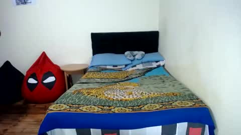 Snapshot of jboy_s chatting on September 13, 3:31 am jboy_s online show from September 13, 3:31 am