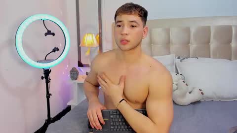 Snapshot of jdaniel_shellby chatting on January 31, 4:03 am jhon online show from January 31, 4:03 am