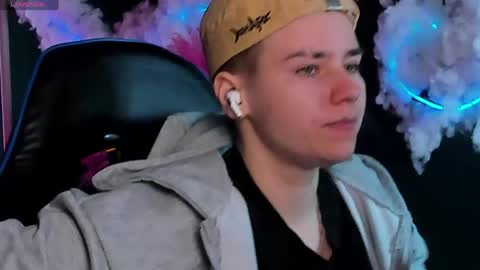 jean_wilsons online show from April 22, 11:06 am