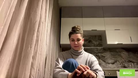 Amanda online show from December 16, 6:25 pm