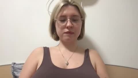 Inna  online show from January 5, 5:49 pm