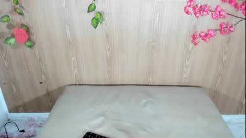 Jenelotizz online show from November 28, 2:30 am