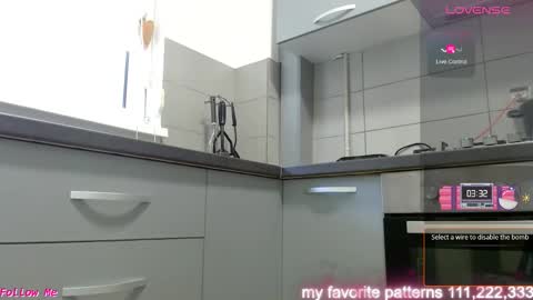 jen online show from November 19, 7:18 am