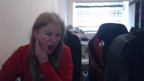 JenisAndPeter online show from April 8, 5:43 am