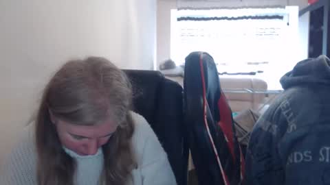 JenisAndPeter online show from March 6, 7:40 am