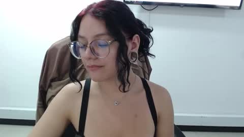 jenn online show from December 22, 4:36 pm