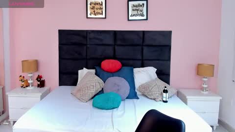 jenner_madison online show from December 1, 1:09 pm