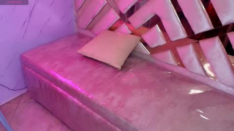 the girl of my dreams online show from February 4, 11:49 pm