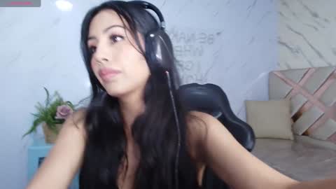 the girl of my dreams online show from January 21, 7:39 pm