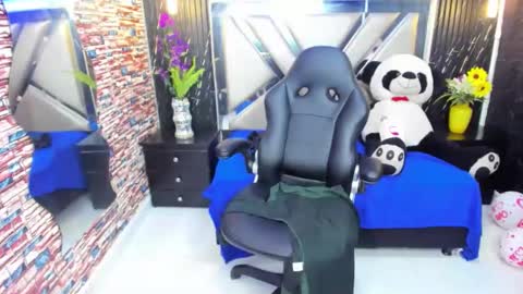 jennfer_winsonn online show from February 24, 2:09 pm