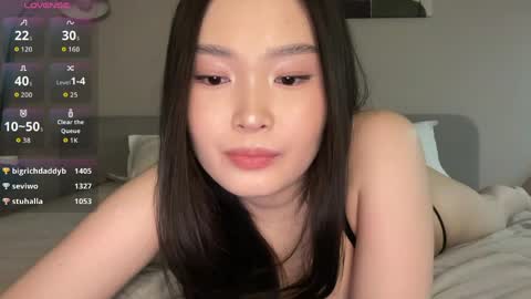 jennie_yung online show from April 23, 9:49 pm