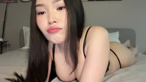 jennie_yung online show from March 28, 12:12 am
