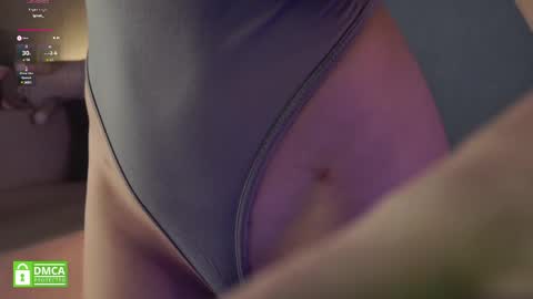 Jennie online show from April 3, 7:43 pm