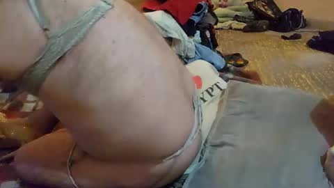 jennieheels19 online show from January 23, 8:15 am