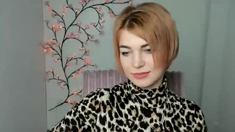 Jennifer online show from April 4, 5:58 am