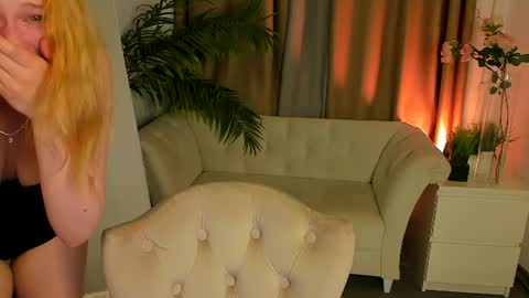 Jennifer online show from July 18, 10:17 am