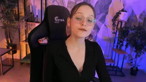 jenniferkiim online show from December 15, 3:08 pm