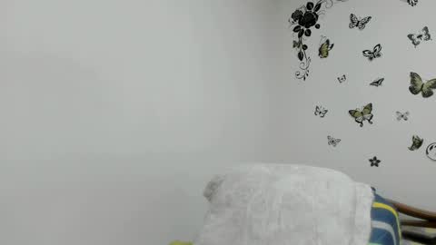 jenniferloveyou online show from April 3, 10:33 am