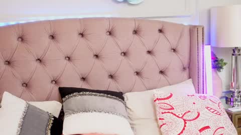 JenniferLovveX online show from April 11, 9:46 am