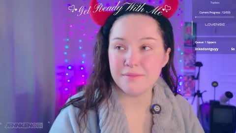 Jenn online show from February 17, 3:44 pm