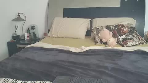 Jenn online show from April 23, 1:02 am