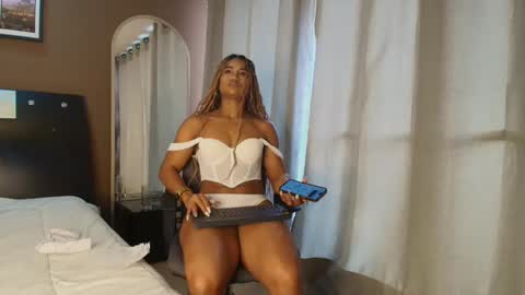 Jenn online show from February 6, 4:58 pm