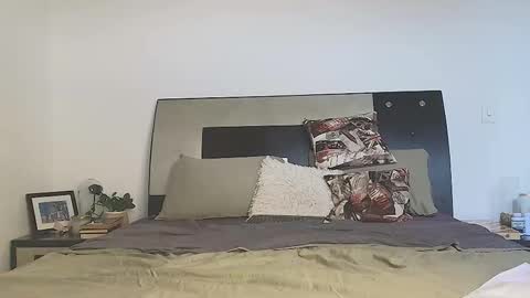 Jenn online show from October 21, 5:49 pm