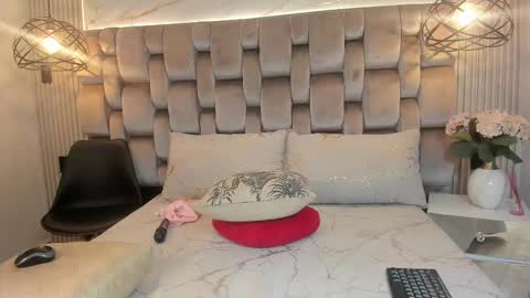 Jennsexy  online show from March 6, 8:05 pm