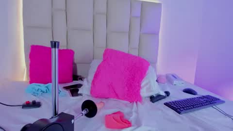 jenny__lawrence online show from September 13, 10:45 pm