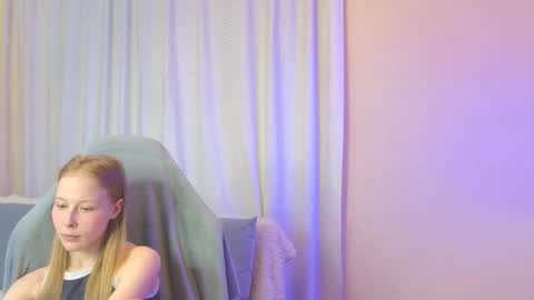 Snapshot of jenny_angelok chatting on October 14, 1:25 pm Next broadcast on December 05 subject to change  online show from October 14, 1:25 pm