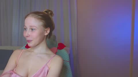 Snapshot of jenny_angelok chatting on February 21, 10:17 am Next broadcast on December 05 subject to change  online show from February 21, 10:17 am