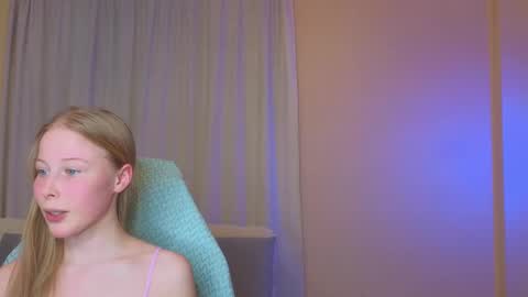 Snapshot of jenny_angelok chatting on January 23, 2:17 pm Next broadcast on December 05 subject to change  online show from January 23, 2:17 pm