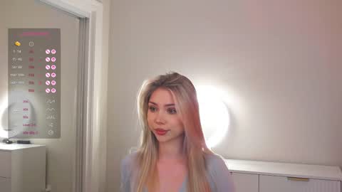 Jenny  Instagram jenny ppperry  NEXT LIVE TUESDAY  online show from November 17, 12:24 am