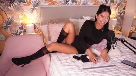 Jenny Roberts online show from October 25, 7:14 pm