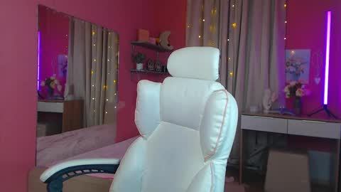 jenny_smitx online show from February 19, 12:11 pm