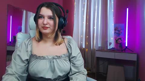 jenny_smitx online show from March 7, 10:35 am