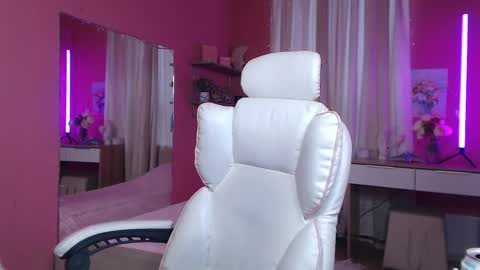 jenny_smitx online show from February 24, 11:43 am