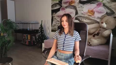 jennycutey online show from January 19, 4:33 am