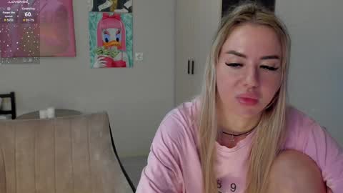 Hi hi We are Jessie and Betti online show from February 2, 6:47 am