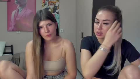 Hi hi We are Jessie and Betti online show from February 16, 9:27 pm